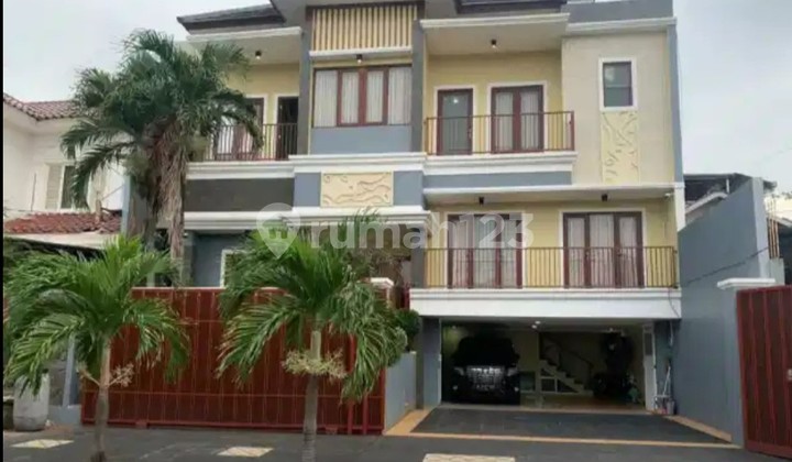 Luxury House in Elite Complex Duren Sawit - East Jakarta Luxury House in Elite Complex Duren Sawit - East Jakarta