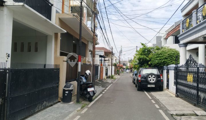 Rumah Megah Di Tamam Malaka - Pondok Kelapa 2