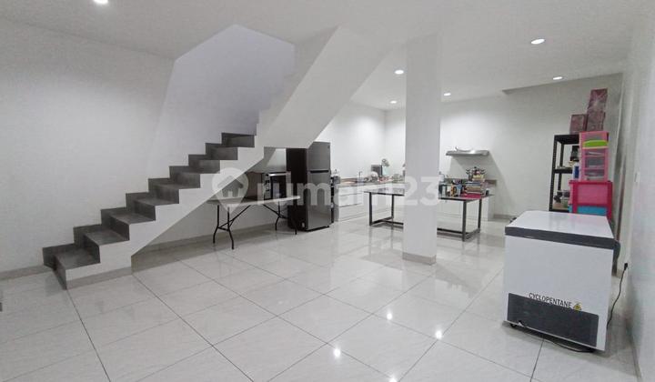 Rumah Mewah di Cluster Elite Jakarta Garden City 2