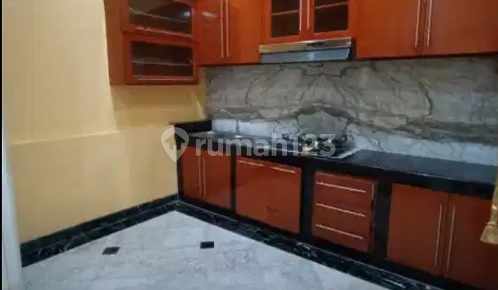 Rumah Mewah Di Komplek Duren Sawit Baru - Pondok Bambu 2