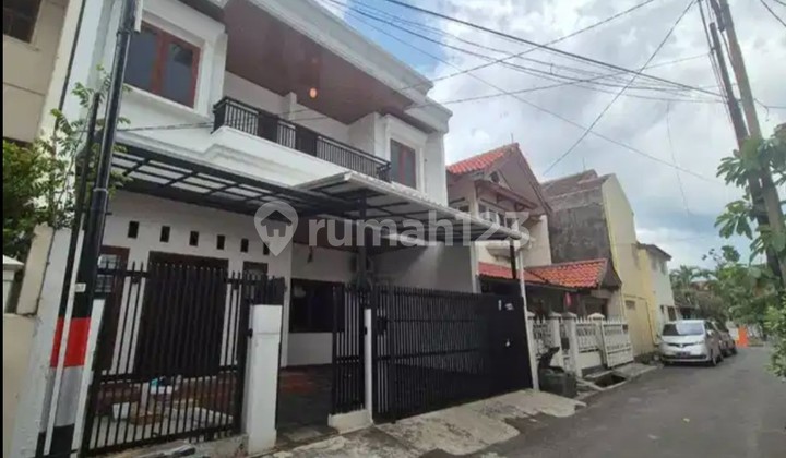 Cool House in Rawamangun Complex - East Jakarta 2
