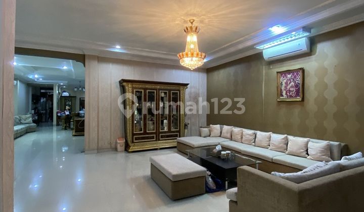 Dijual Rumah Cantik Di Kawasan Elit Di Menteng (nb)