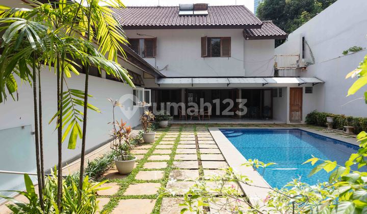 Price Drop! Move-in Ready for Sale in Kebayoran Baru, South Jakarta (AC/Land)