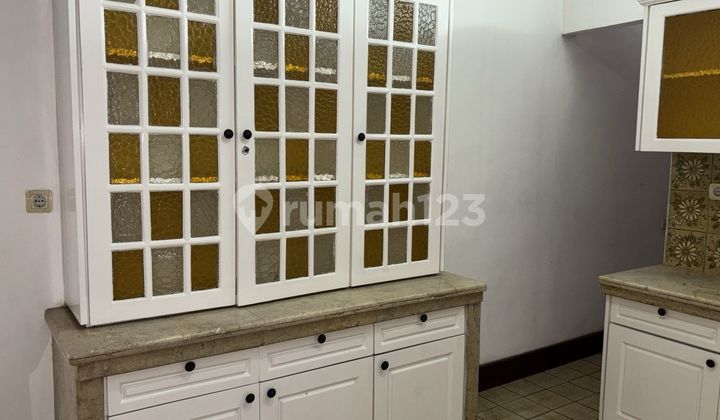 For Sale, Land Area 394 M2 House in South Kemang, South Jakarta (Dd)