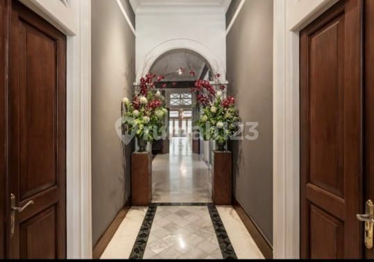 Disewakan/Dijual Rumah Desain Bersejarah Lokasi Kemang, Jaksel (sd) 2