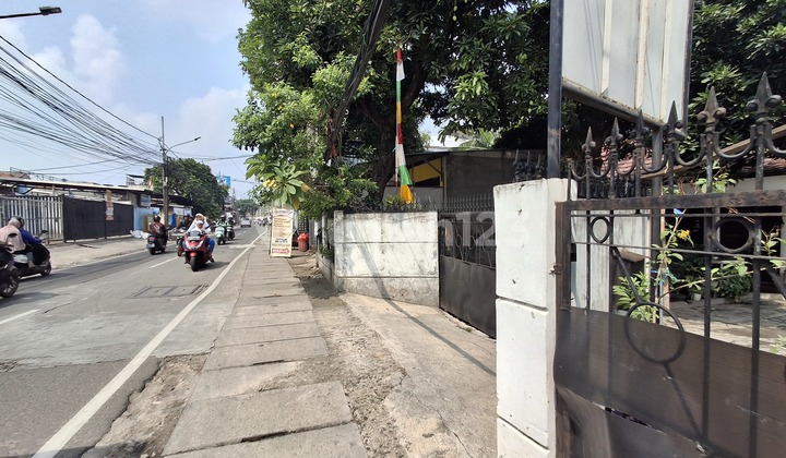 For Sale: House + 8 Kiosks, Commercial Land in Cipulir, Kebayoran Lama (sd/dd) 1