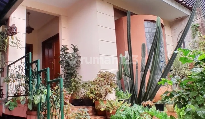 Dijual Rumah Klasik 2 Lantai Pondok Indah, Jaksel (Ir) 2