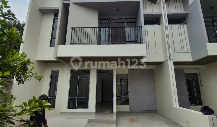 Cheapest Ready-to-Occupy House with Easy Access to Highway and Station in Tanjung Barat, South Jakarta Cheapest Ready-to-Occupy House with Easy Access to Highway and Station in Tanjung Barat, South Jakarta
