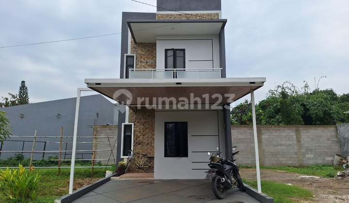 900 Million Rupiah House Ready to Occupy in Cluster with 0 Down Payment Near Toll Gate in Ciater Serpong 900 Million Rupiah House Ready to Occupy in Cluster with 0 Down Payment Near Toll Gate in Ciater Serpong