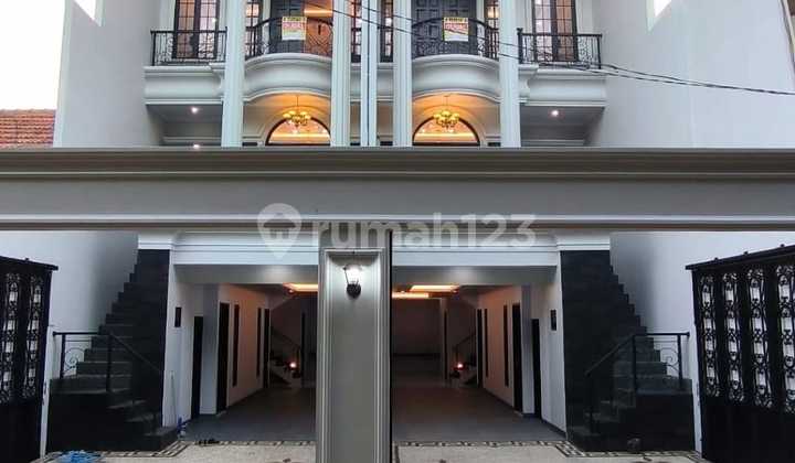 Rumah Mewah 3 Lantai Tanah Luas Akses 2 Mobil Dekat Pintu Tol Di Pejaten Barat Rumah Mewah 3 Lantai Tanah Luas Akses 2 Mobil Dekat Pintu Tol Di Pejaten Barat