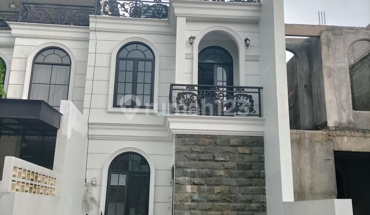 Ready-to-Occupy House with No Down Payment, Free Fees, and Customizable Layout Near LRT in Cimanggis Cibubur Ready-to-Occupy House with No Down Payment, Free Fees, and Customizable Layout Near LRT in Cimanggis Cibubur