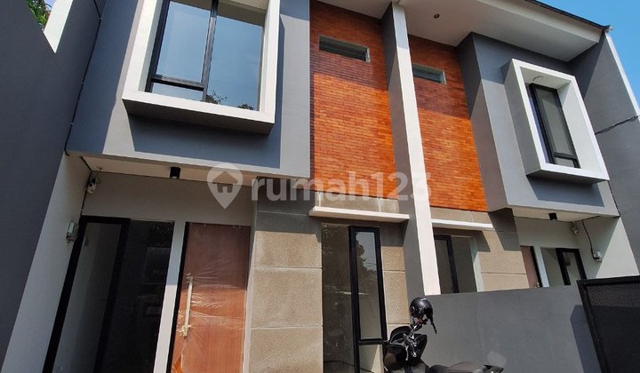 New 2-Story House Ready to Occupy in a Complex with Good and Strategic Access in Ciputat 2