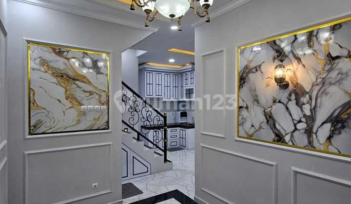 Rumah Mewah 3 Lantai Dilengkapi Rooftop Non Cluster Tanpa Dp di Ciganjur Jagakarsa