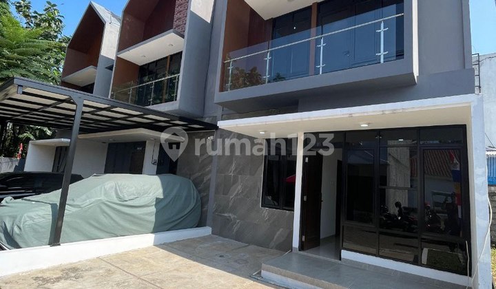 Rumah 2 Lantai Siap Huni Dekat Tol Cimanggis di Tapos Depok 2