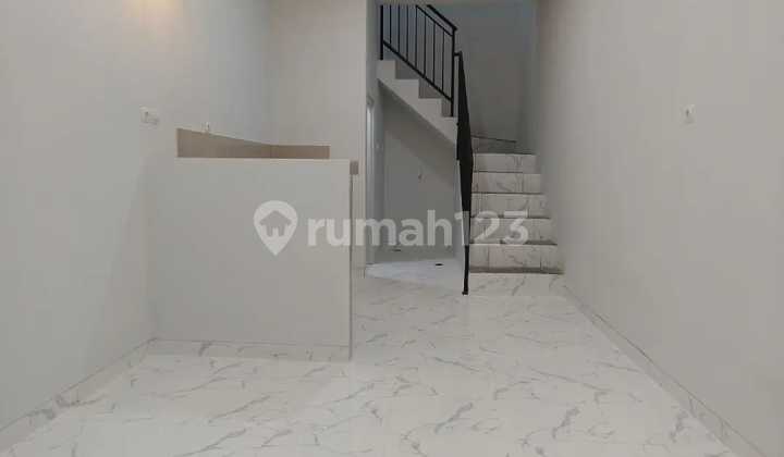 Rumah 2 Lantai Siap Huni Akses Motor Lokasi Strategis Di Condet Batu Ampar 2