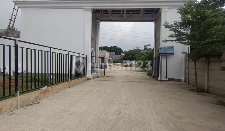 Ready-to-Occupy 2-Story House in Strategic Location Near LRT and Toll Gate in Gas Alam Cimanggis