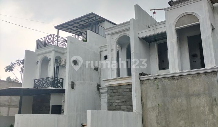 Ready-to-Occupy House with No Down Payment, Free Fees, and Customizable Layout Near LRT in Cimanggis Cibubur Ready-to-Occupy House with No Down Payment, Free Fees, and Customizable Layout Near LRT in Cimanggis Cibubur