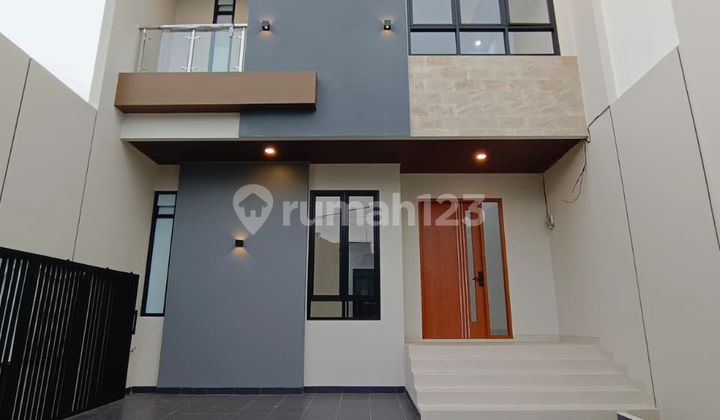 Luxury 2-Story House in a Complex, Move-In Ready, Near Joglo Toll Gate in Meruya