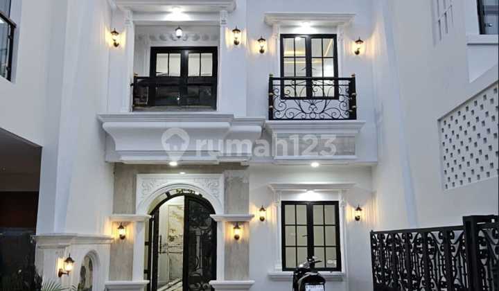 Rumah Mewah 3 Lantai Dilengkapi Rooftop Non Cluster Tanpa Dp di Ciganjur Jagakarsa Rumah Mewah 3 Lantai Dilengkapi Rooftop Non Cluster Tanpa Dp di Ciganjur Jagakarsa