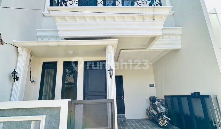 New 2-Story House Ready to Live In, Most Strategic Location in Jagakarsa