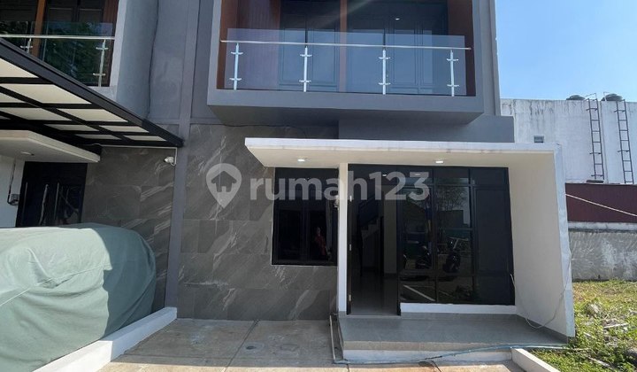 Rumah 2 Lantai Siap Huni Dekat Tol Cimanggis di Tapos Depok