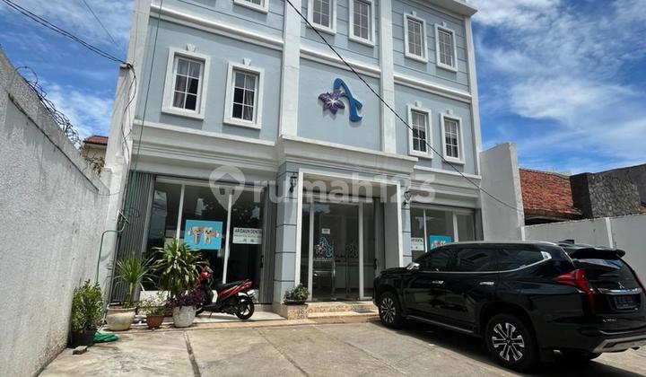 Dijual Gedung Di Dekat Wijaya, Blok M Dan Senopati Kebayoran Baru Jakarta Selatan Dua Area Prime Ramai & Mudah Diaksesshm Luas Tanah : 371 M²luas Bangunan : 587 M²arah Hadap: Tenggaralebar Depan: 12 Mizin Penggunaan: Komersialkapasitas Parkir: ± 6 Mobilri