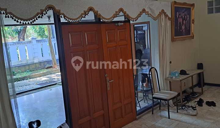 Di Jual Rumah Di Jalan Taman Radio Dalam 5 Jakarta Selatan Shmluas Tanah 738 M²luas Bangunan 355 M²2 Lantai Dan 1 Basement6 Kamar Tidur 6 Kamar Mandi 2 Kamar Pembantu 1 Kamar Mandi Pembantu 1 Ruang Kantor1 Ruang Makan2 Ruang Tamu2 Dapur1 Gudangfasilitas - 2