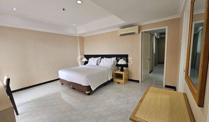 Best Deal! Sewa Kamar Hotel Bisa Bulanan.

di Sewakan Kamar Hotel Kristal Jakarta
cilandak Barat Jakarta Selatan


tipe Kamar 
1.studio Suite 40 Sqm Harga  24 Juta/Bulan

2.1 Kamar Tidur Dan 1 Ruang Belajar  80 Sqm
33  Juta/Bulan 

3.2 Kamar Tidur 92 Sqm  1