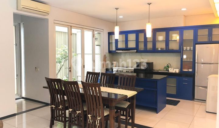 Di Sewa Rumah Siap Huni, Semi Furnished Area Senopati Ada Pooljl. Ciniru 5 No.4kebayoran Baru Jakarta Selatanluas Tanah: 260M²Luas Bangunan: 400Mbangunan: 2 Lantaikamar Tidur: 5+1Kamar Mandi: 4+1Swimming Pool: Adacarport: 2 Mobilharga Sewa: 3400Usd / Bula