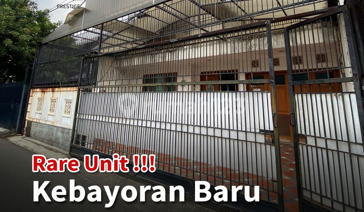 Best!! For Sale, House Still Livable, Needs Renovation. Sungai Sambas Melawai Block M, Kebayoran Baru, South Jakarta. Land Area: 185m², Building Area: 350m². Land Dimensions: 18.5m Length x 10m Width. Bedrooms: 4+1 (Maid's Room), Bathrooms: 3+1 (Maid's). Building: 2 Floors, Garage.