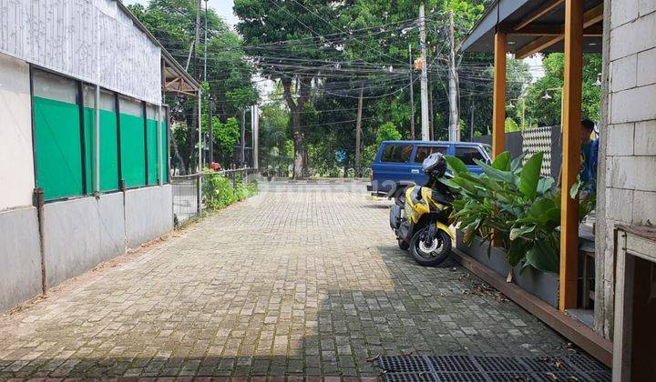 02
For Sale and For Rent Ruko Di Pasar Minggu Jakarta Selatan

SHM
Lt. 180m²
Lb. 4.5 x 20m² ( per ruko )
3.5 lantai
Air tanah
Listrik 11000 watt
Parkir luas

Harga sewa 200jt pertahun exc tax ( per ruko )
Min sewa 2thn

Harga jual 16 M  ( 2 ruko ) 2