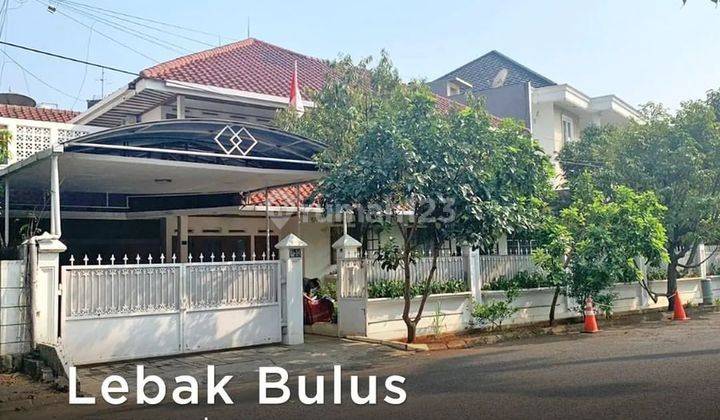 
UPDATE TURUN HARGA
DIJUAL RUMAH DAERAH (Siap Huni) DI VILLA DELIMA LEBAK BULUS JAKARTA SELATAN 
SHM 
Luas Tanah 500
Luas Bangunan 300
Kamar Tidur 3
Kamar Mandi 4
1 Kamar Tidur Utama 
Kt 2 + Km 1 ART 
2 lantai
Ruang makan 1
Ruang keluarga 2
Ruang tamu 1
A 1