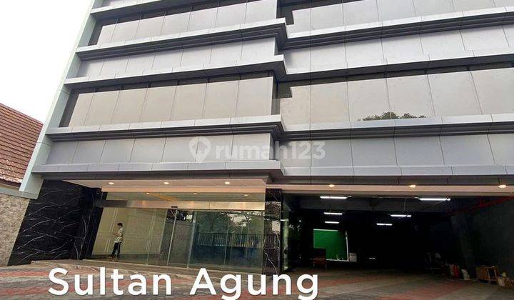 
DIJUAL GEDUNG LOKASI HOOK SANGAT STRATEGIS DI JL. SULTAN AGUNG JAKARTA SELATAN
SHM
Luas tanah 565
Luas bangunan 2000
5.5 lantai
Panjang lebar 17x33
Kaca 8mm asahi
Lift ( garansi dr ajb )
Ac grey
Lantainya full granit 60x120
Sanitary sandimask garansi 10  1