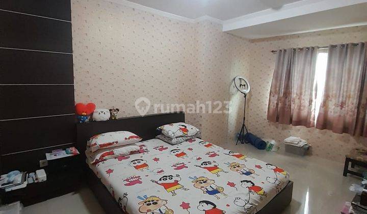 20 -
termurrah. Dijual Apartemen Depan Mrt Lebak Bulus Type 2 Bedroom  Dengan City View
size: 72 M2  
bedroom: 2
bathroom: 2
maid Bathroom: 1
condition: 
fully Furnished
2ac
facility: 
kolam Renang, Playground, Foodcourt, Restaurants, Laundry, Atm Centre, 1