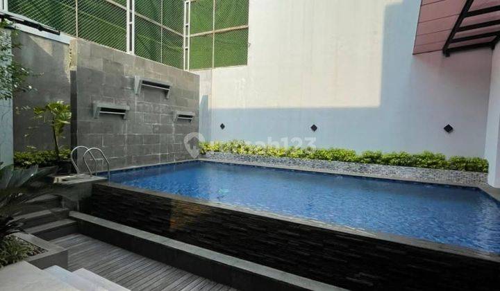 Termurah Turun Harga!!rumah Mewah Di Tebet Dengan Private Swimming Pool, Akses Jalan 3 Mobil Lebar, Keamanan 24 Jam, Dibangun Tahun 2019spesifikasi :luas Tanah 530 M2luas Bangunan 610 M2lantai 2kamar Tidur 4+3kamar Mandi 3sertifikat : Shm, Imbgarasi 4carp 2