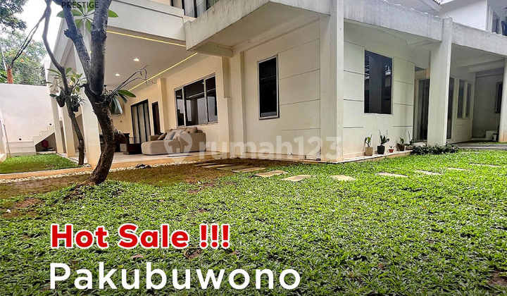 Turun Harga!!Rumah Kantor atau Ruang Usaha Selangkah ke Pakubuwono dan Senayanposisi Hook, Bangunan 2 Lantai, Halaman dan Balkon Luas.kondisi Rumah:* Single House* Jenis Bangunan: Secondary* Unfurnishedfasilitas Rumah:* Halaman: Depan, Samping* Balcony Lu