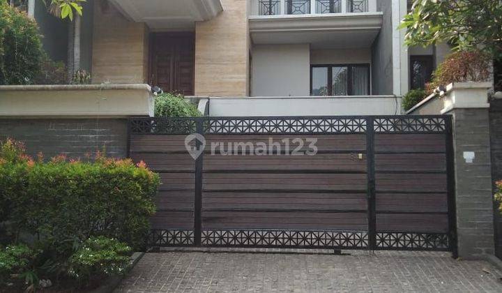 Di Jual Rumah Mewah, Fasilitas Lengkap Dengan Lift Kolam Renang Dan Lokasi Premium Jl. Hang Lekiu Gunung Kebayoran Baru Jakarta Selatan Shm Luas Tanah 331 M²luas Bangunan 391 M²kamar Tidur 4 + 2kamar Mandi 3 + 1garasi 5carport 2semi Furn 1