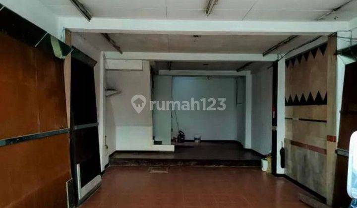 02
FOR RENT RUKO SIAP PAKAI
DI PANGLIMA POLIM RAYA
SHM
Luas tanah : 83m ± (4,5 x 18)m²
Luas bangunan : ± 283,5m²
kamar mandi : 2
Listrik : 6600watt
3Lantai + 1rooftop
air pam
Carport : 2 mobil

Harga 275jt/ thn nego 1