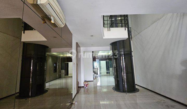 Turun harga!!
Dijual ruko siap pakai ada lift ex kantor
Jl. Panglima polim raya, Blok M kebayoran Baru Jaksel

Luas tanah: 114m²
Luas bangunan: 312m
Dimensi bangun: 4,25 x 18
Dimensi tanah: 4,5 x 25
Bangunan: 4,5 lantai
Listrik: 7700 & 16.600 watt
Air : t 2