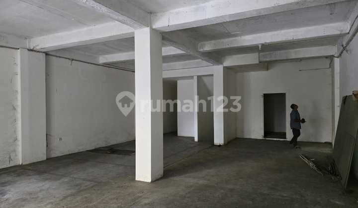 For Rent Ruko Siap Pakai Di Melawai Raya Kebayoran Baru Jakarta Selatan.shgbluas Tanah 190m² (± 7 X 15 )m²luas Bangunan ±400m²4 Lantai + Basementlistrik 6.600 Wattpamkondisi Apa Adanyaharga Sewa Rp. 900.000.000/thn Excl Ppnminimal Sewa 2 Thn