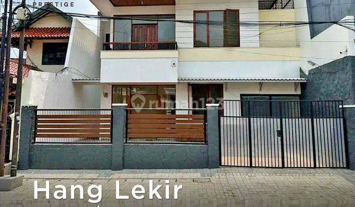 Dijual Rumah
hang Lekir Area
unfurnished

• Luas Tanah 242 M²

• Luas Bangunan 312 M²

• Bangunan 2 Lantai

• Kamar Tidur 4+1

• Kamar Mandi 4

• Garasi 1

• Carport 2

• Shm

harga 14 M Nego 1