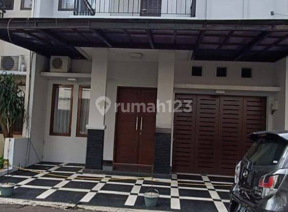 Disewa Rumah Minimalis Siap Huni Dalam Townhouse Cipete Jakselluas Tanah: 117m²luas Bangunan: 140m1 Kamar Tidur Di Lantai Bawah ( Kamar Mandi Dalam Kamar ) 1. Kamar Tidur Lantai Atas ( Kamar Mandi Dalam )2. ⁠ Kamar Tidur 1. Kamar Mandi Sharing Lantai Atas 1