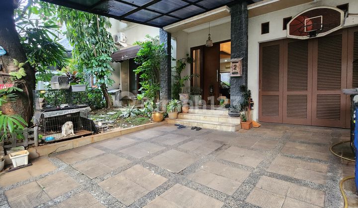 For Sale Di Bawah Njop Rumah Modern Dlm Town House Di Area Gandariakebayoran Lama - Jakarta Selatanlt / Lb : 184/230kt : 4 + 1km : 3 + 1jumlah Lantai : 2listrik : 3300ac: 6garasi : 1car Pot : 2taman Depan Dan Belakang Fasilitas Umum : Swimming Pooldokumen 2