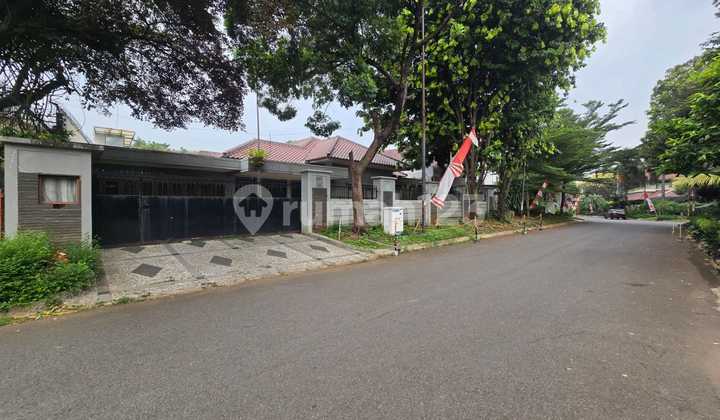 For Sale Old House In Pondok Indah
Title Deed/LB 756/445m²
4 Bedrooms
4 Bathrooms
1 Floor
Electricity 23000 Watt
Garage 2 Cars
Carport 4 Cars
Price At 28.9 B Negotiable
