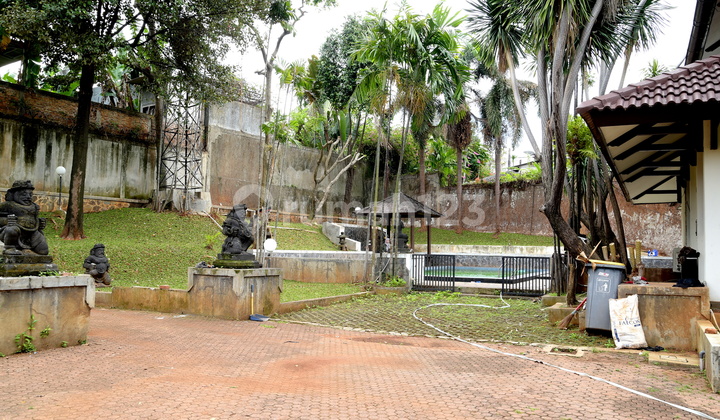 Dijual / Rumah Mewah dengan Kolam Renangcipete Selatan - Cilandak, Jakarta Selatanrumah Eksklusif di Lokasi Premium Jakarta Selatan, Cocok untuk Hunian Pribadi, Kedutaan, Maupun Investasi Jangka Panjang.spesifikasi Properti:luas Tanah: 1.273 M²Luas Bangun 2