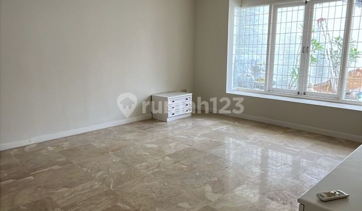 Forrent Rumah di Jl Pertanian Raya Lebak Bulus Jakarta Selatan - Luas Tanah 650 - Luas Bangunan 350- Kamar Tidur : 5- Kamar Mandi : 4- 2 Lantai - Garasi : 2 -Carport 2 Mobil,- Listrik 13.500- Swimming Pool Harga Rp.330jt/Thn Nego 2