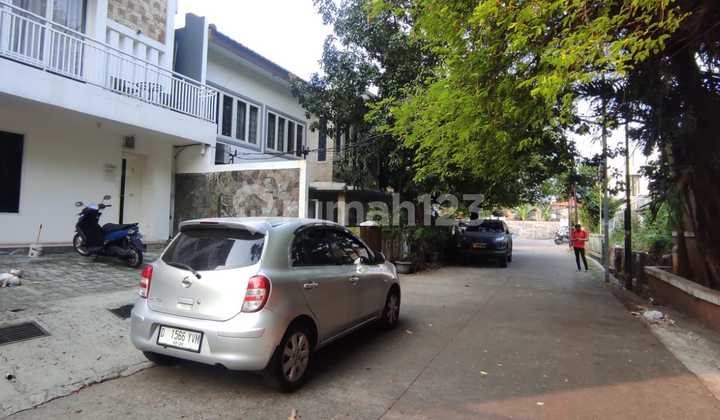 Di Jual Kos Kosan Mewah Dan Eksklusif Di Blok M Jakarta Selatan Luas Tanah: 243 M²luas Bangunan : 600 M²kamar 26kamar Mandi 26shm On Handharga Kamar 2.9-3.3 Jt/blnokupansi 100%harga 18 M Di Jual Kos Kosan Mewah Dan Eksklusif Di Blok M Jakarta Selatan Luas Tanah: 243 M²luas Bangunan : 600 M²kamar 26kamar Mandi 26shm On Handharga Kamar 2.9-3.3 Jt/blnokupansi 100%harga 18 M