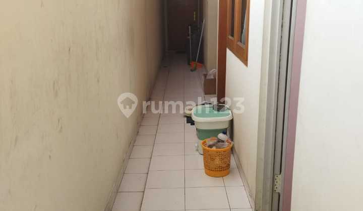 Dijual Rumah Usaha Kost2 An di Kebayoran Baru Jaksel Area Panglima Polim Jl Grinting , Lt 237 M² Lb 155 M² 2Lantai. PLN 9.900 Watt, SHM , Parkir Motor Kamar Tidur 13+1, Kamar Mandi 8, Furnished . Terisi Penuh. Harga Rp.6.5milyar Nego. Selling Point : -5 M 2