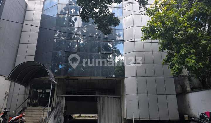 For Sale & Rent 5-Storey Building in Menteng, Central Jakarta  
Land Area: 765m²  
Building Area: 3,300m²  
5 Floors + Basement  
Elevator Capacity: 6 People  
Electricity: 33,000 Watts  
Parking: 25 Cars  
Selling Price: Rp87.5 Billion (Negotiable)  
Rental Price: Rp4.25 Billion/year (Negotiable)  
Minimum Lease: 3 Years