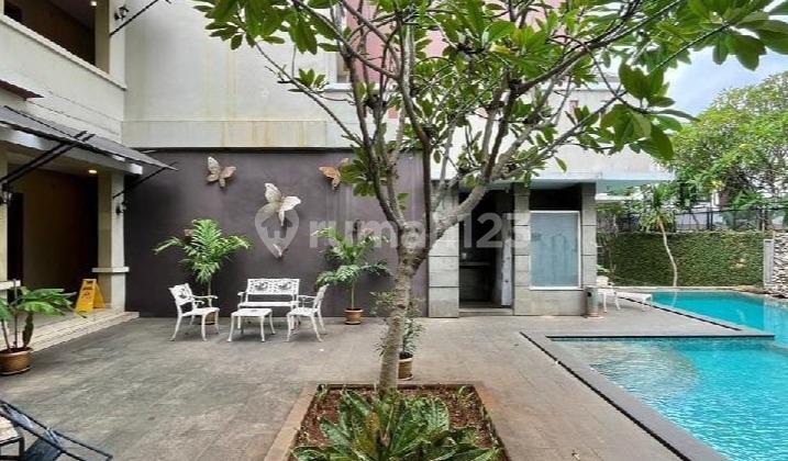 Dijual Harga NJOP Hotel Mutiara Suites Cilandak Jakarta Selatan Shm2.5 Lantai- Lt 1,498 M²- Lb 2,400 M²- Basementfasilitas yang Tersediamutiara Suites Menawarkan Berbagai Jenis Akomodasi dan Fasilitas Lengkap:kamar- Deluxe Room 8 Unit (28-30 M²)- Junior S 2